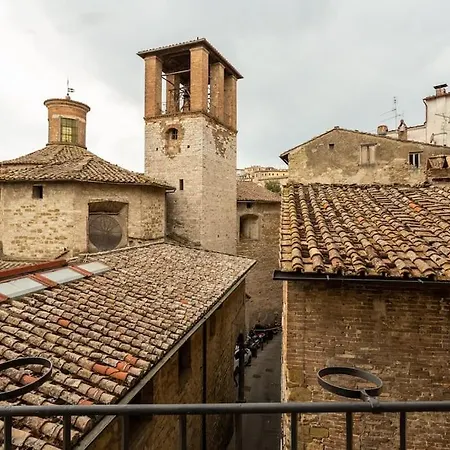 Apartamento Downtown - With A Cozy Terrace Perúgia