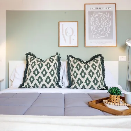 Downtown - With A Cozy Terrace